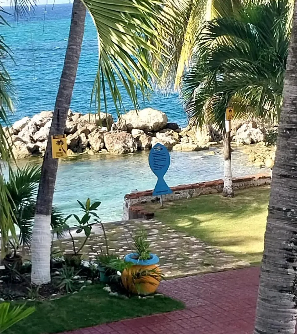 Chrisanns Beach Resorts Kupuis