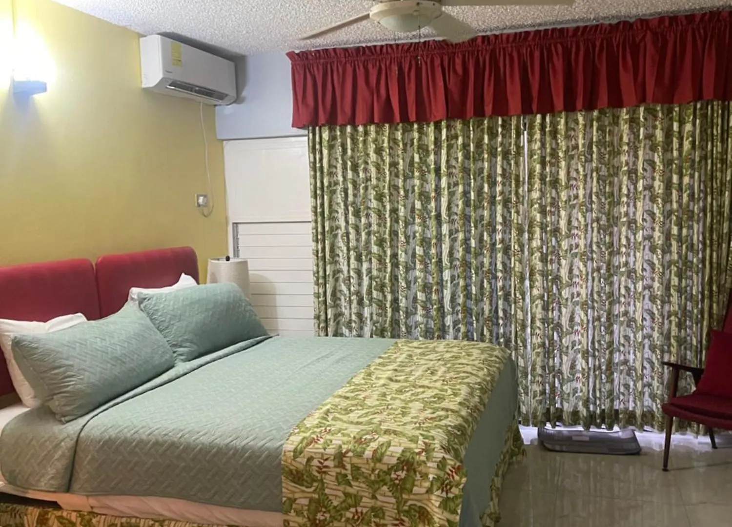 Chrisanns Beach Resorts Kupuis Ямайка
